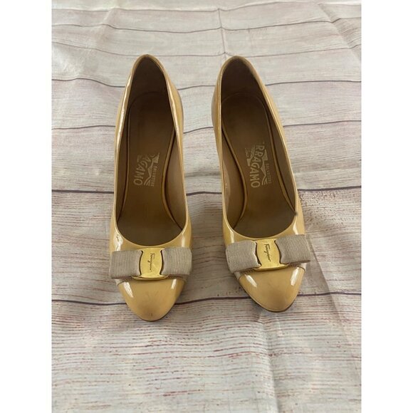 Salvatore Ferragamo Women's Tina Patent Platform Pump Nude - 6B - Picture 2 of 13